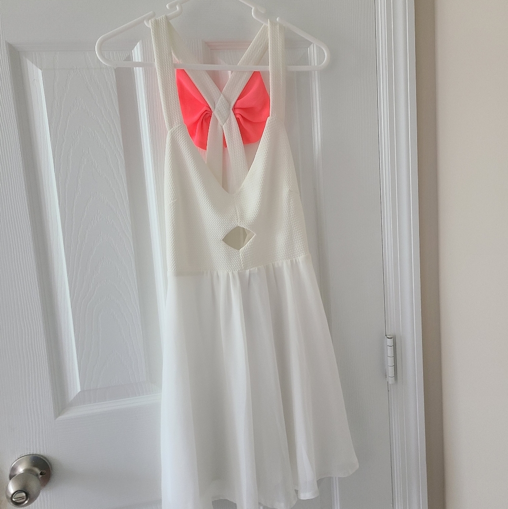 Roly Poly White Dress with Pink Bow